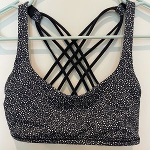 Lululemon size 6 free to be wild sports bra